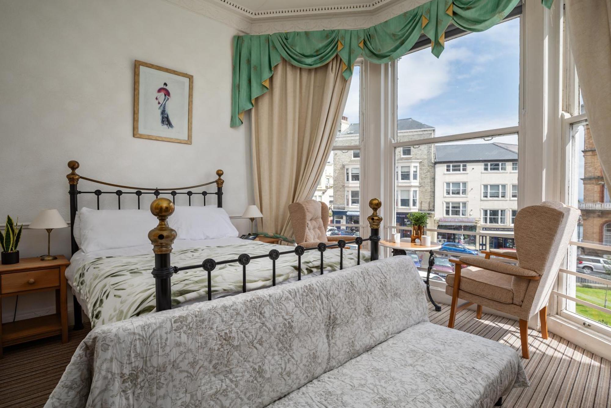 Serenity Guest House สการ์โบโรห์ ภายนอก รูปภาพ